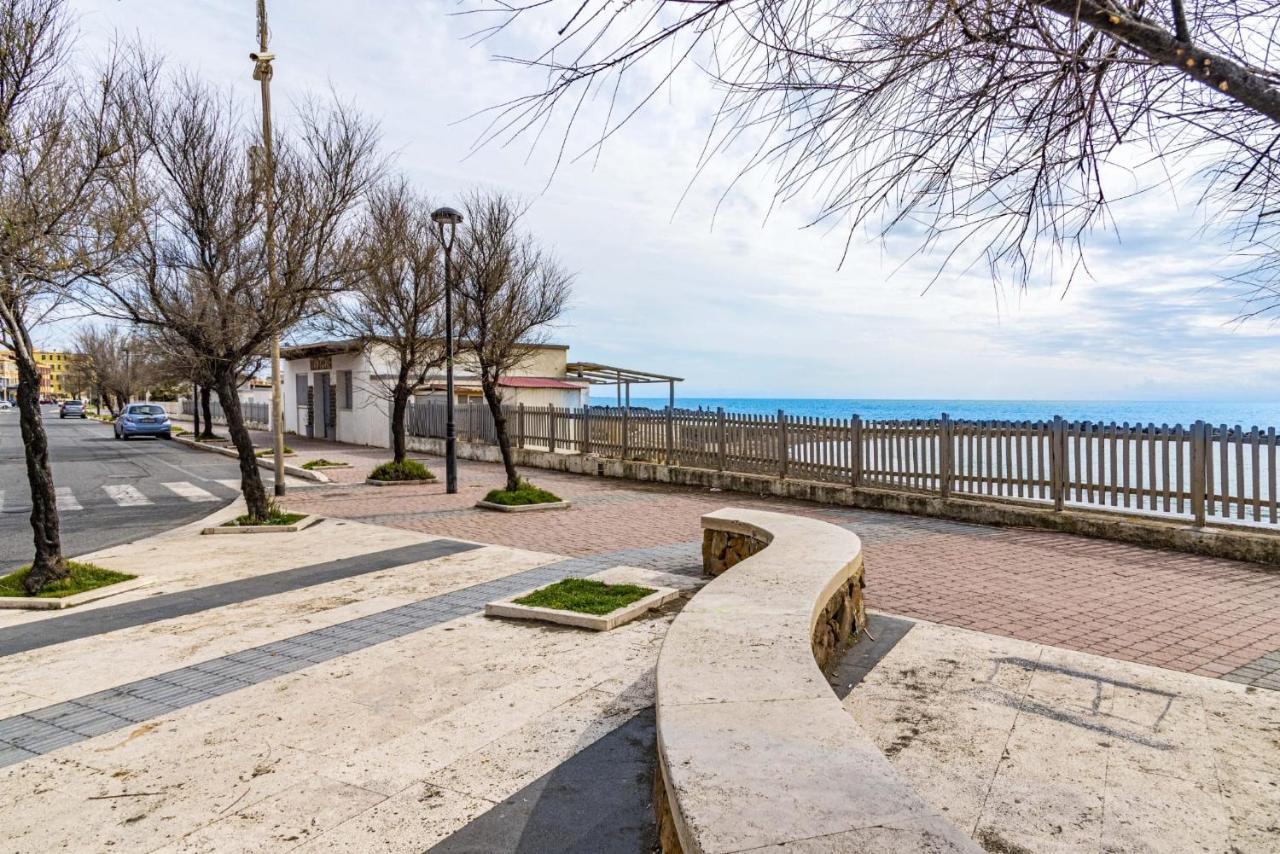 Relax Apartment Ladispoli Exterior foto